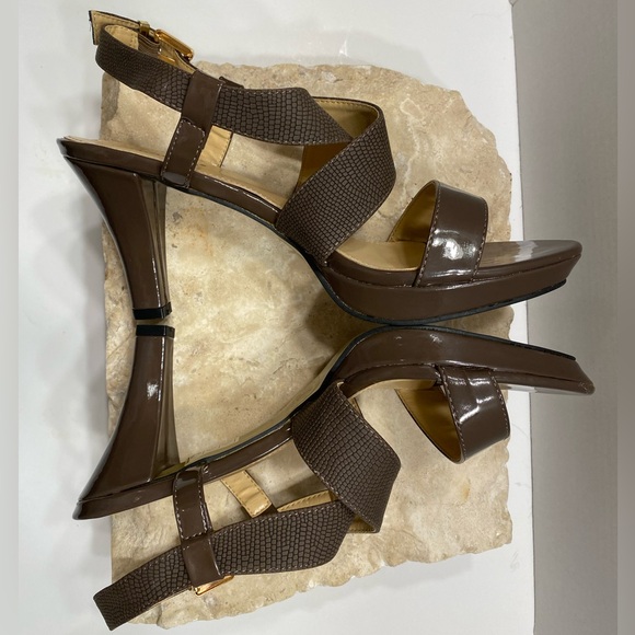 Lena Louisa Taupe Grey Patent Leather Platform Peep Toe Heels Sz 10 - Picture 4 of 10